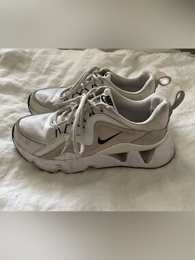 3/$15 Nike Women's RYZ 365